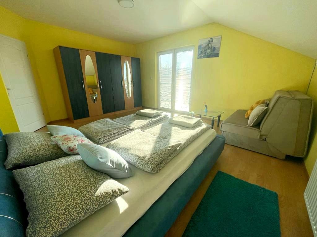 Villa 2 Etagen Mit Grossen Garten Modrica Kültér fotó