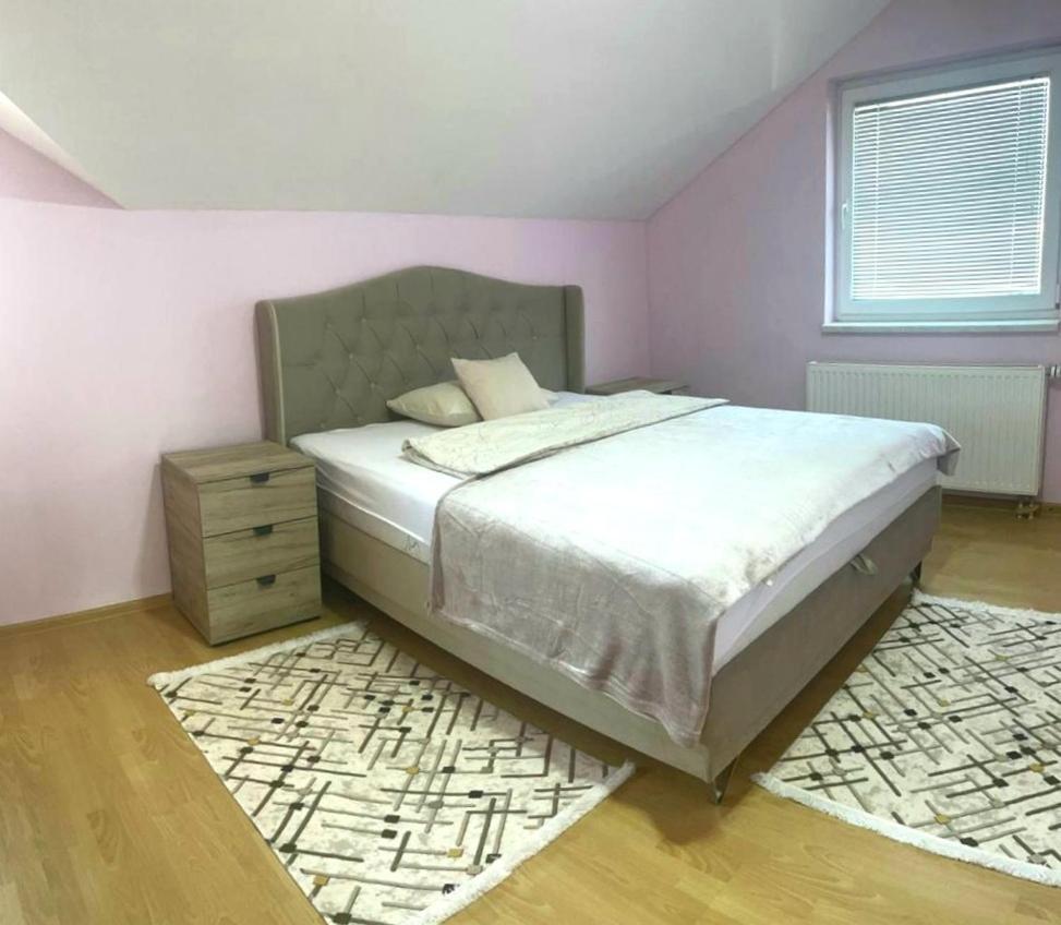 Villa 2 Etagen Mit Grossen Garten Modrica Kültér fotó