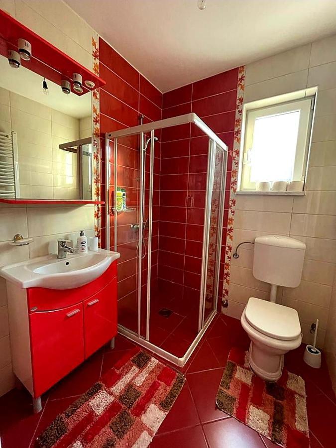 Villa 2 Etagen Mit Grossen Garten Modrica Kültér fotó